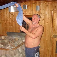 Gastaufguss in der Birkensauna in Haan